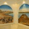 Trompe-l’oeil  pyramide une jolie fresque entourée de staff la décoration  est superbe