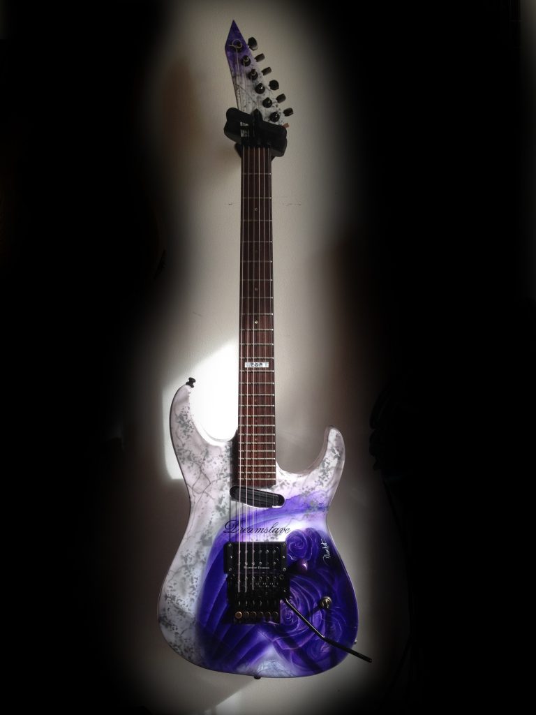 Peinture sur Guitare decoration aerographe