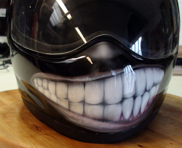 Casque le sourire airbrush speed painting Skull Roof Helmet