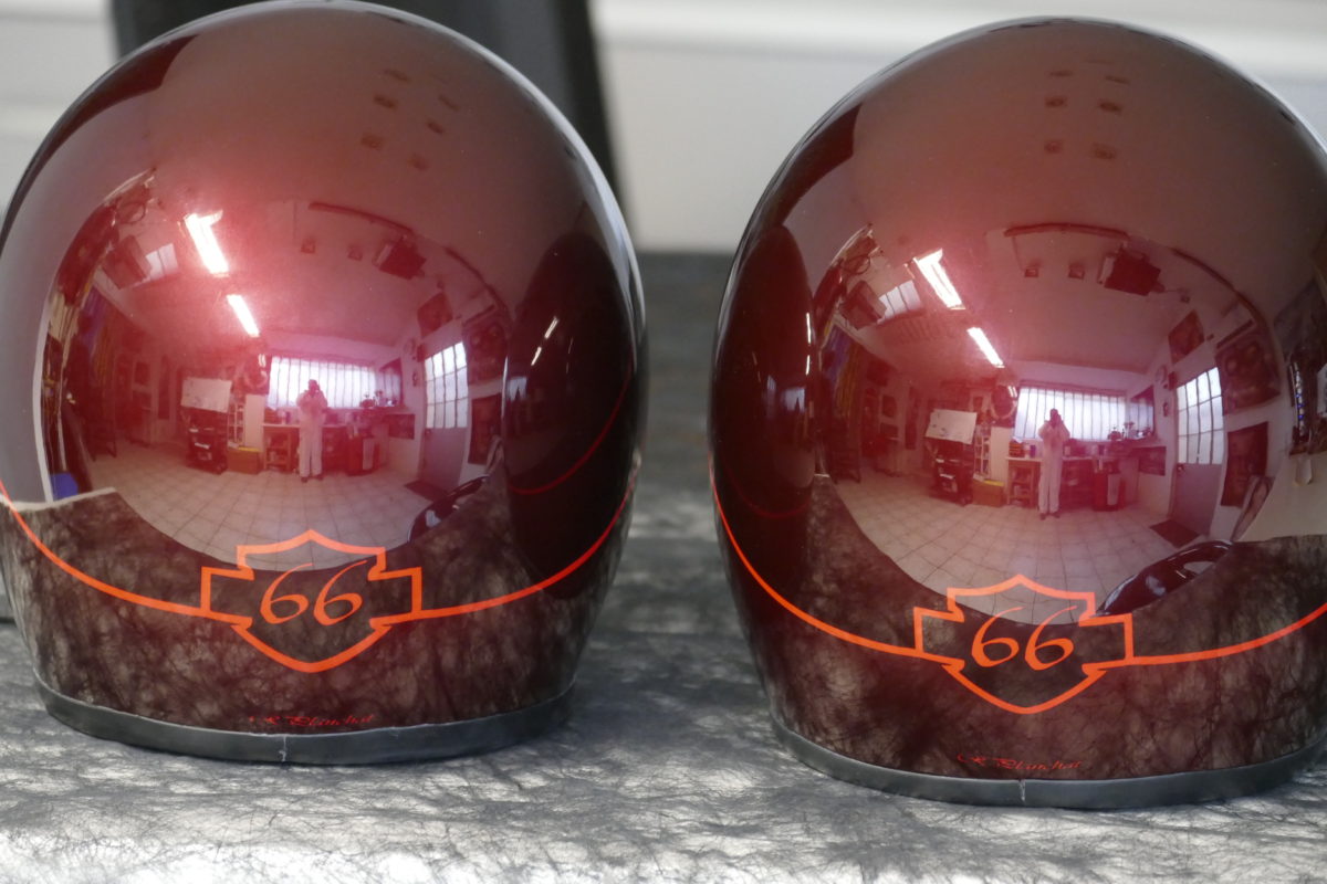 Peinture personnalisé sur casque Bell pour moto Harley davidson