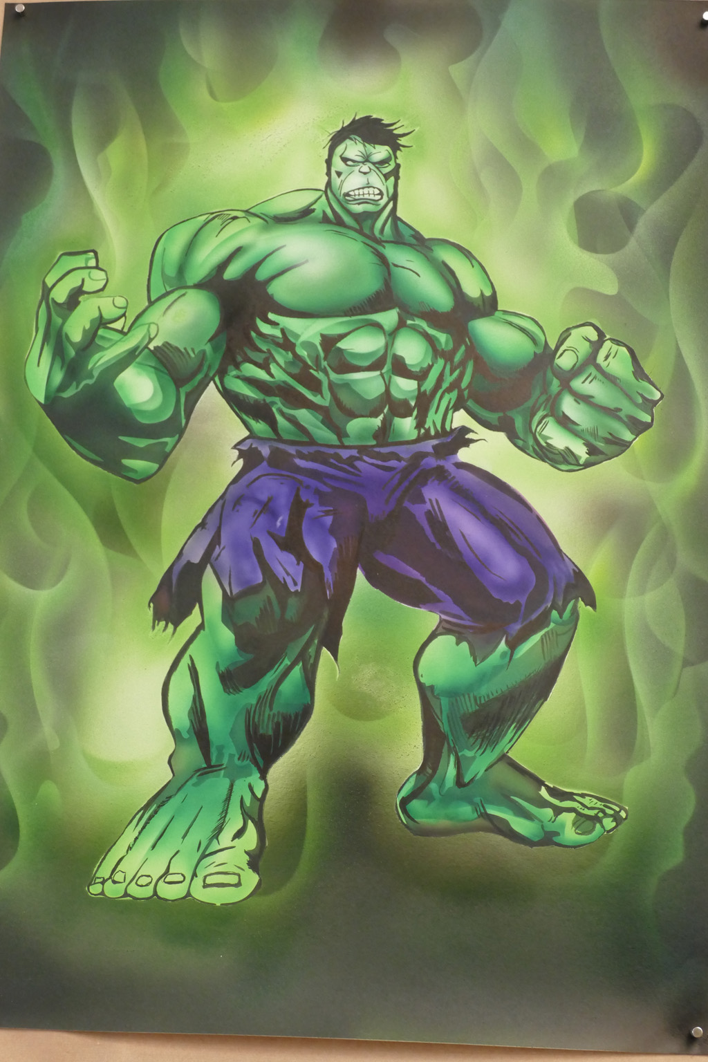 Cours aérographe paysage de montagnes sur textile dessin Hulk héros de Marvel