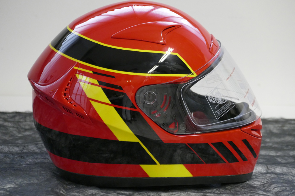 casque karting rouge